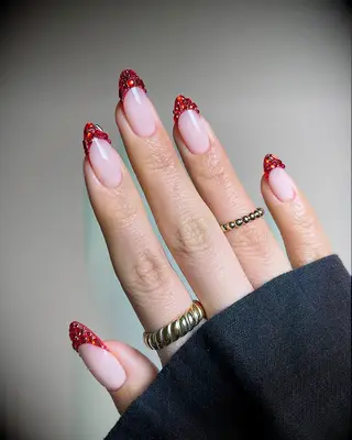Red gemstone French tip Valentine