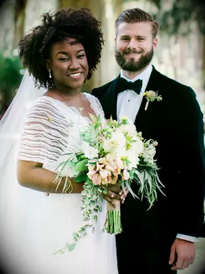 natural wedding hairstyle side part with veil