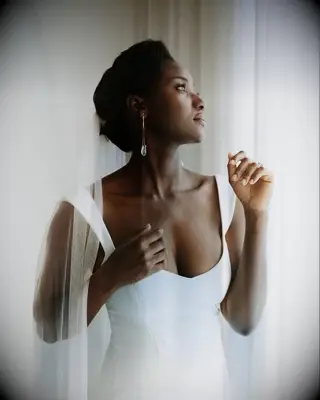 Bridal upstyle with veil