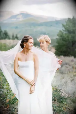 Simple pixie cut mother of the bride hairstyle