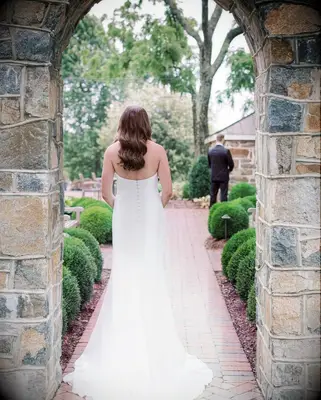 Retro waves bridal hairstyle for medium length hair