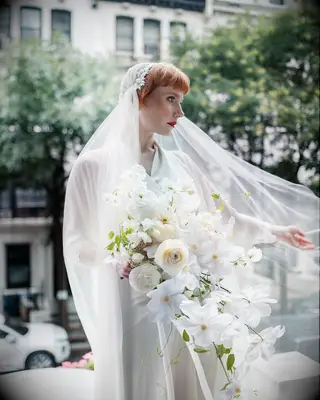 Blunt bixie and bangs wedding hairstyle