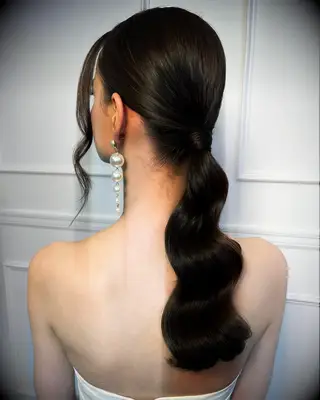 Sleek Ponytail thin wedding hairstyle