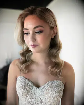 Old Hollywood Waves thin wedding hairstyle