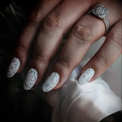 Lace pattern wedding nails