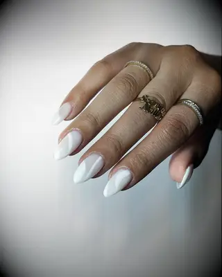 Milky swirl white wedding nails