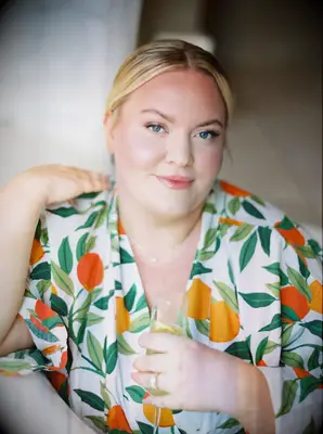 Fresh and dewy bridesmaid makeup