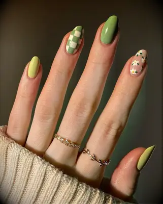 Green checkerboard bridesmaid nails