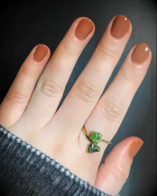 Milky brown bridesmaid nails