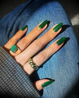 Emerald green bridesmaid nails
