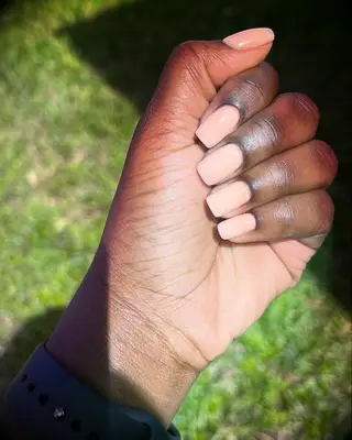 Peach bridesmaid nails