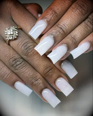 Pearly white bridesmaid nails