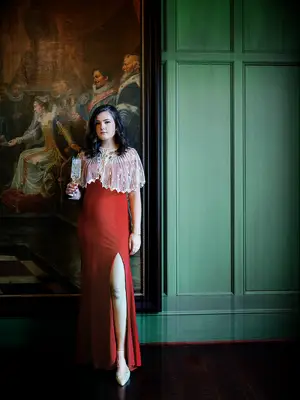 Curls with side part