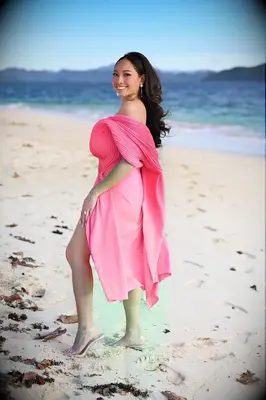 Bouncy curls with sleek tucked bangs