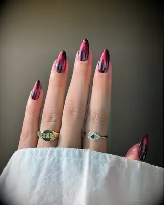 Sparkly red wedding nails