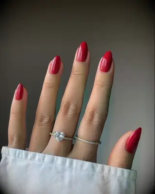 Glossy red wedding nails