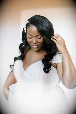 Classic curls with side part