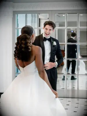 Sleek ponytail with soft waves