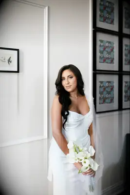 Loose curls with side part