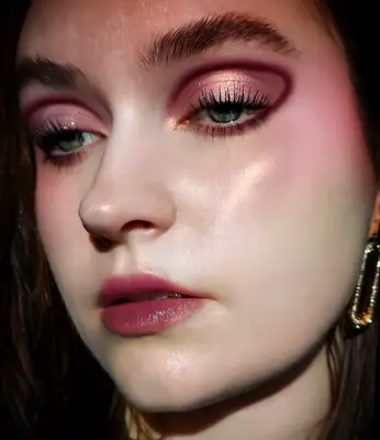 Outlined eyes Valentine