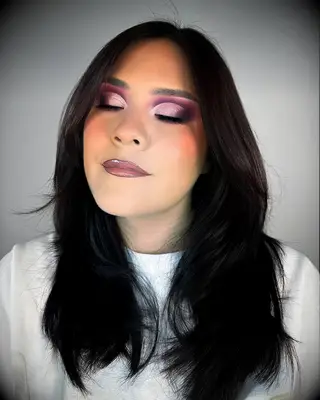 Dark cut crease Valentine