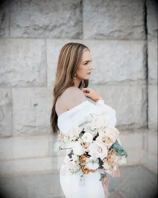 Bride with long highlighted hair