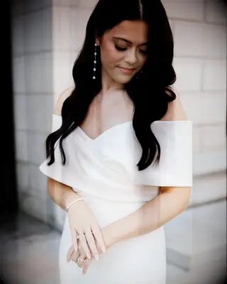 Bride with timeless waves