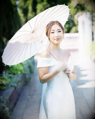 Bride with loose updo