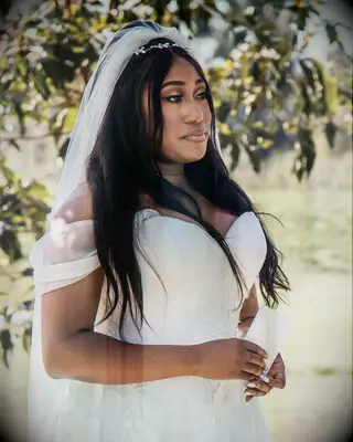 Bride with straight hair and hair vine