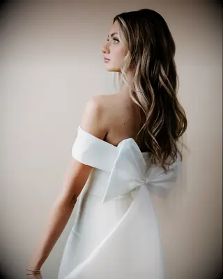Bride with tousled waves