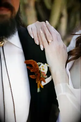 minimal wedding nail art 2025 trend