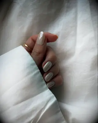 White chrome wedding nails