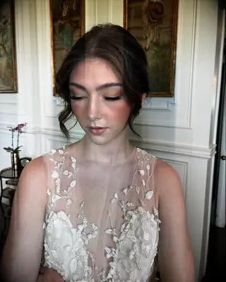 Flushed cheeks wedding makeup trend