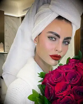 Red lips wedding makeup trend