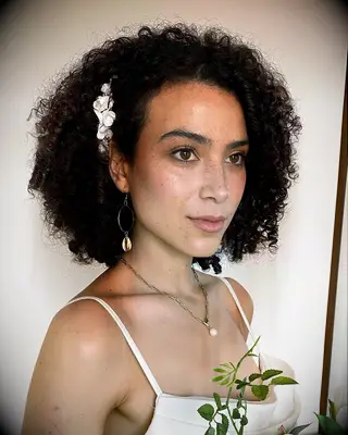 Low-key lashes wedding makeup trend