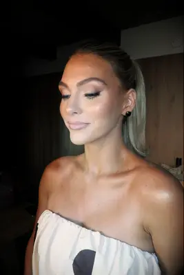 Shadow liner wedding makeup trend