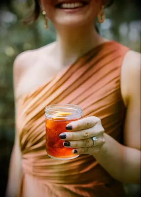 Short burgundy wedding nails