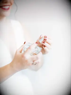 Maroon short wedding nails