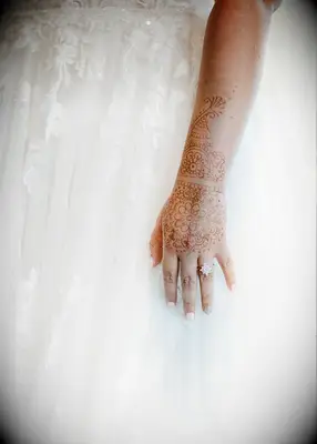 Pink short wedding nails with silver accents