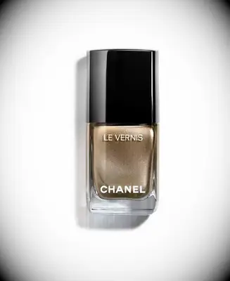 Chanel Tuxedo nail color
