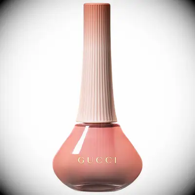 Gucci Peggy Sunburn nail color