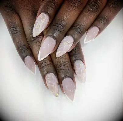Pointed marble wedding nails
