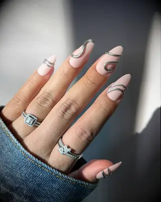 Sculptural Silver engagement nails inspiration