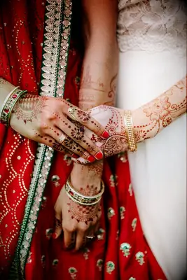 Simple red wedding nails