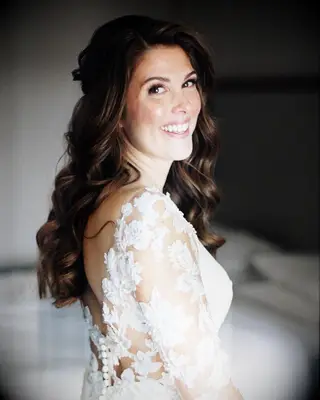 Laid-back wedding hairstyle