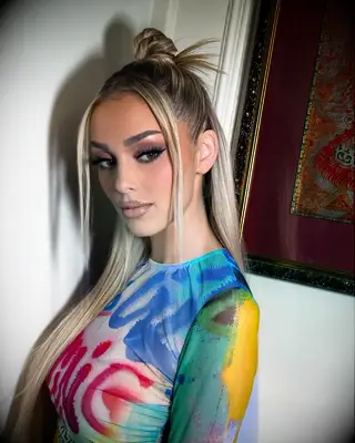 Half Up, Spiky Y2K Bun wedding hairstyle