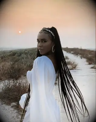 Beach ready hairstyles for your wedding day