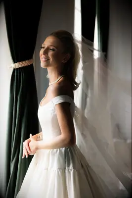 Retro half-up formal wedding hairstyle