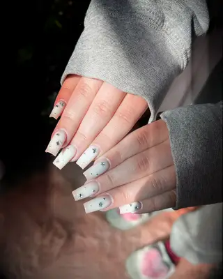 Bedazzled coffin bridal nail inspiration