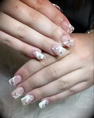 Swooped design bridal nail inspiration